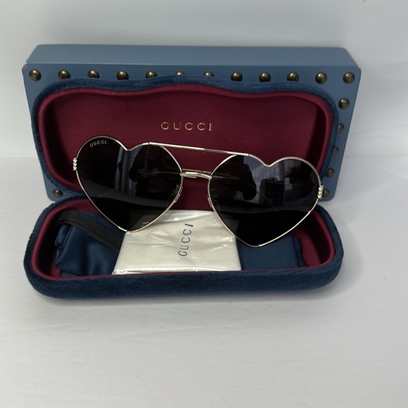 Ship same day - 💯 - New Authentic GUCCI Gold Heart Sunglasses - Picture 15 of 17